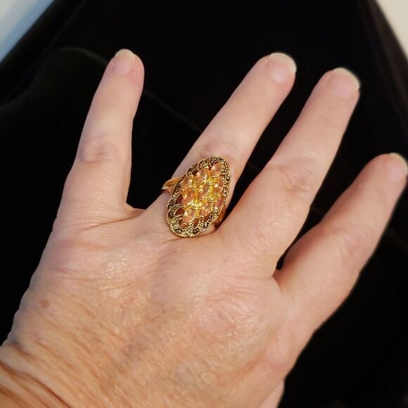 Vintage Gold and Orange Gemstone Ring - Picture 2 of 11